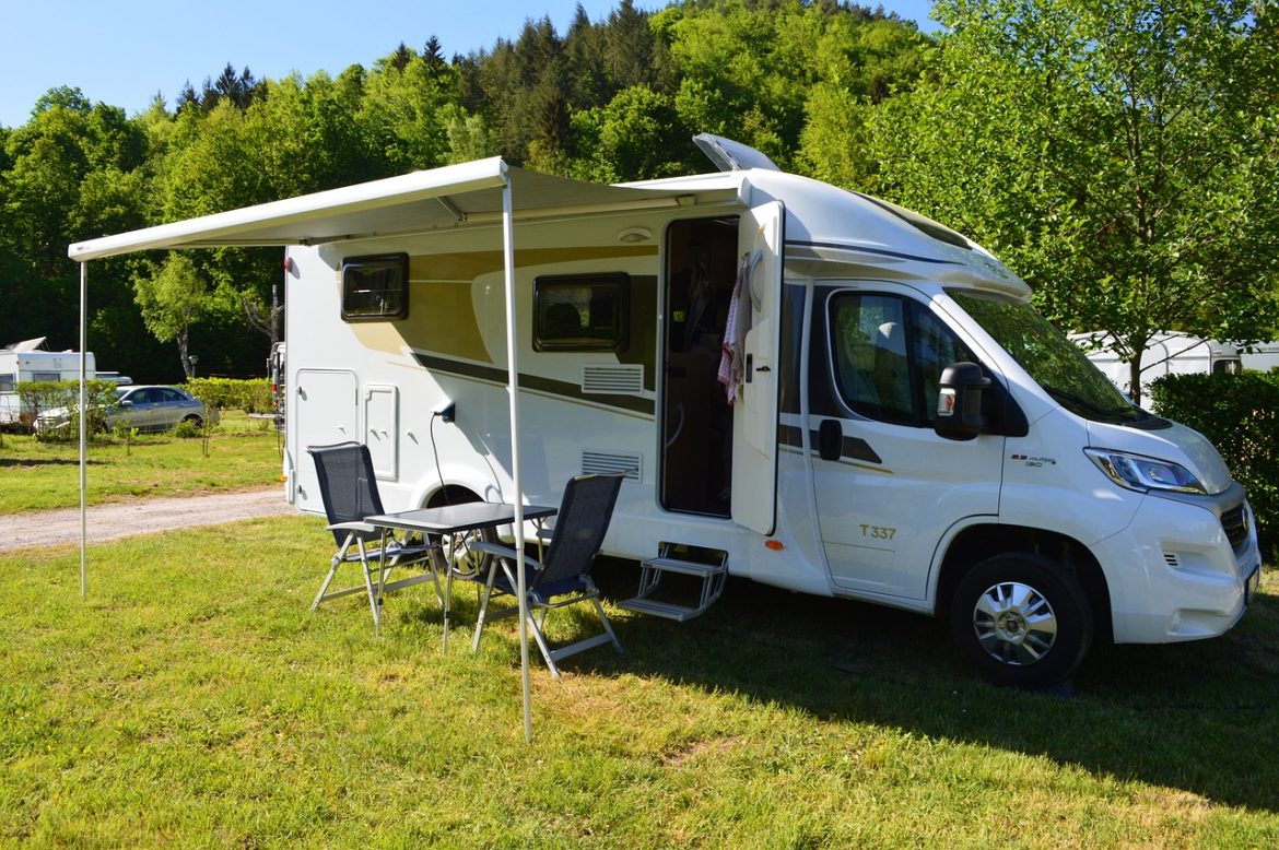 caravanning-3509593_1280